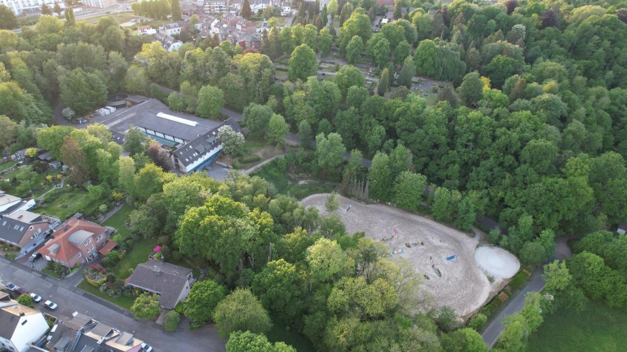 Wunderschoen Zwischen Ortsausgang Und Waldesrand Gelegene, Schoene Apartments Herzogenrath Luaran gambar